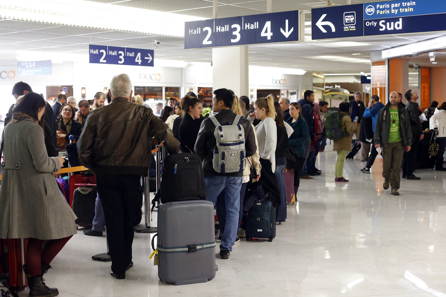 Covid-19 : l’IATA demande un test de dépistage rapide de tous les passagers