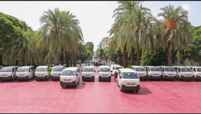 Transport interurbain : Réception par Macky Sall des minibus qui vont remplacer les « 7 places »